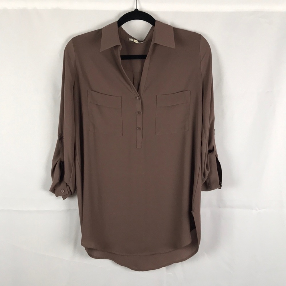 Taupe blouse. Double pocket front.